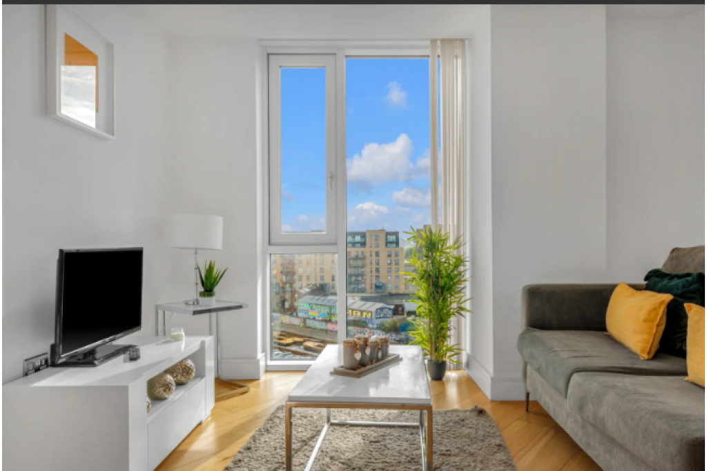 Skyview Tower – Modern 3-Bedroom Apartment in Stratford