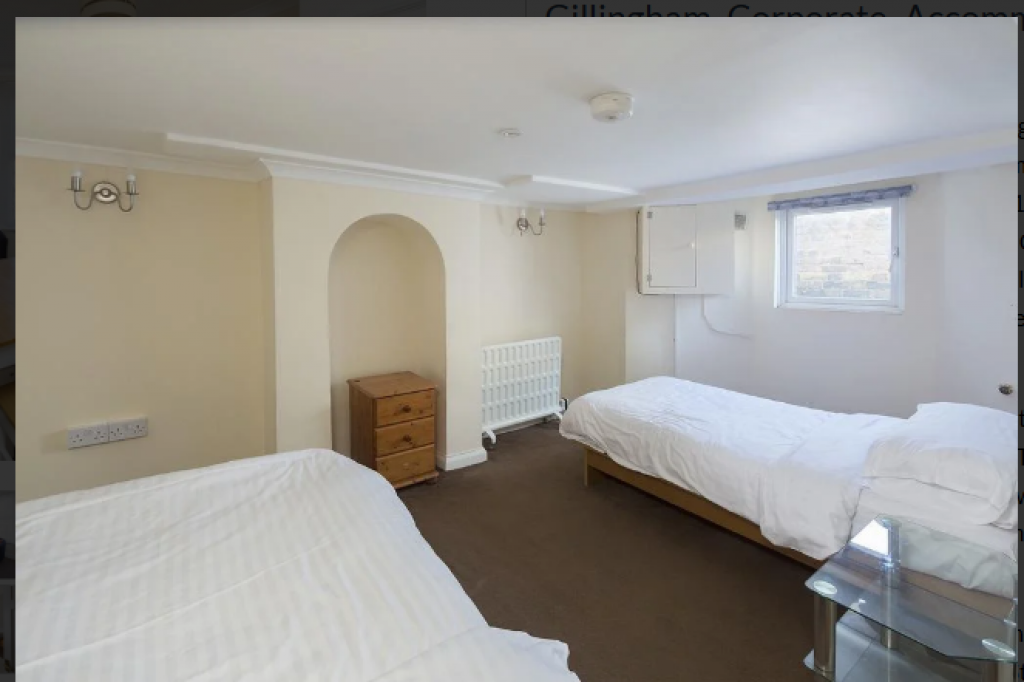 Gillingham Corporate Accommodation – Welcoming 3-Bedroom Flat