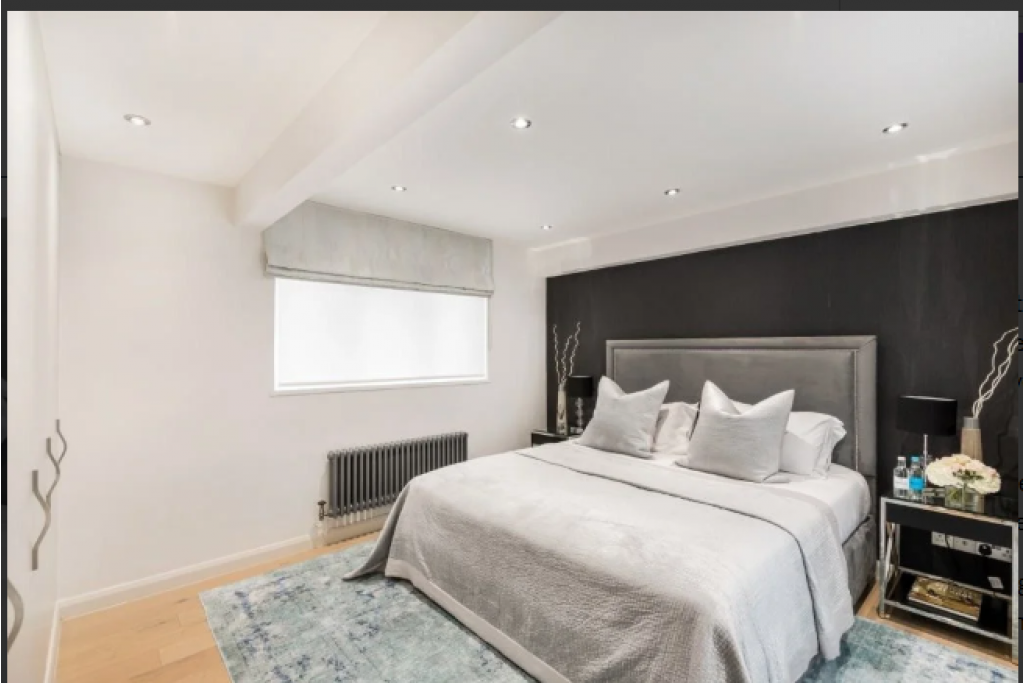 Kensington Accommodation – Luxury Duplex Apartment with Terrace at 35 Hyde Park Gate