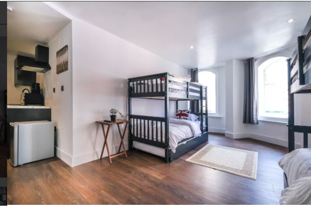 Family Accommodation in Soho: Book Short Let Apartments on Shaftesbury Avenue