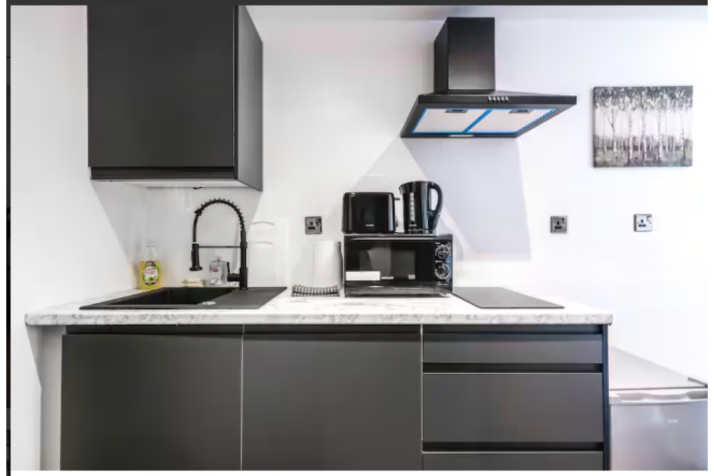 Family Accommodation in Soho: Book Short Let Apartments on Shaftesbury Avenue