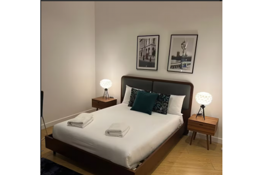Piccadilly Circus Apartment – Family-Friendly Accommodation in Soho