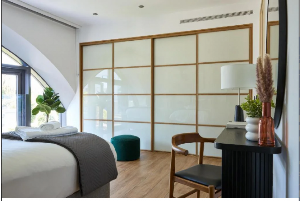 St George’s Church Kew Bridge Apartments – Short Let Serviced Apartments Brentford