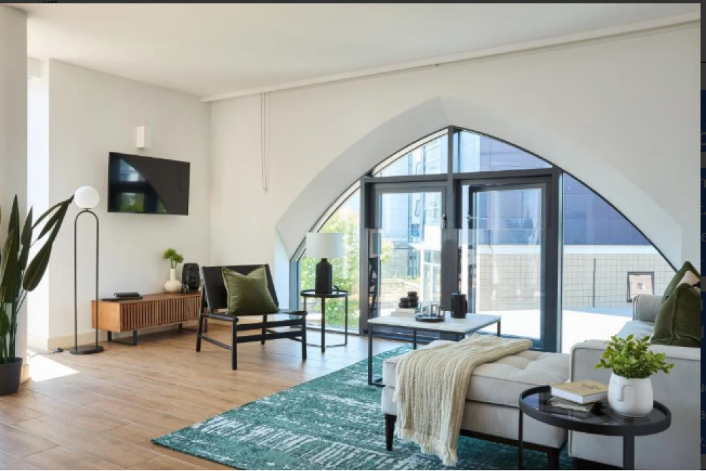 St George’s Church Kew Bridge Apartments – Short Let Serviced Apartments Brentford