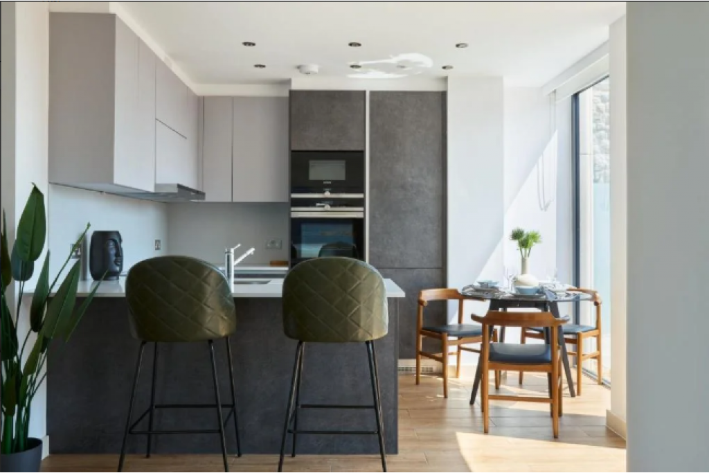 St George’s Church Kew Bridge Apartments – Short Let Serviced Apartments Brentford