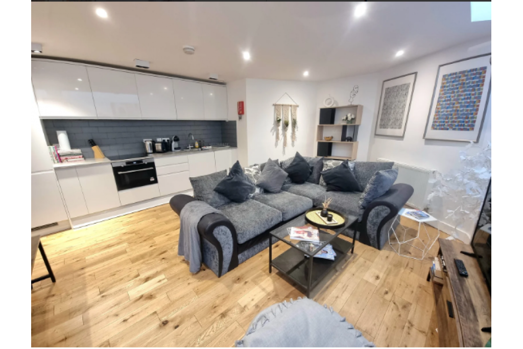 London Bridge Serviced Apartment – Large Duplex Flat