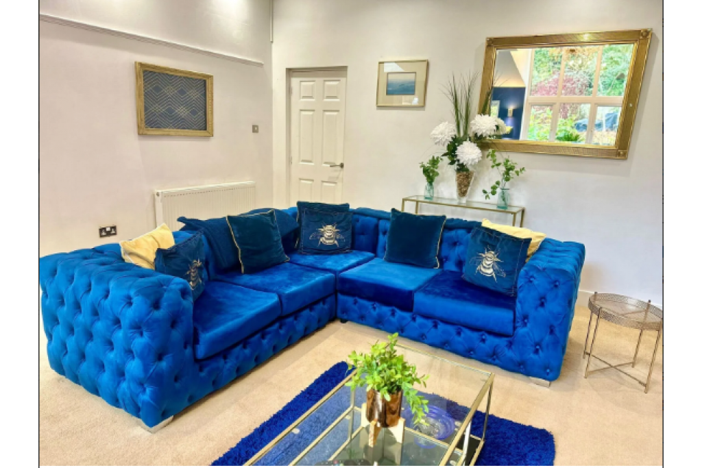 Accommodation Gloucestershire – 4-Bed Holiday Cottage for Short Lets and Extended Stays