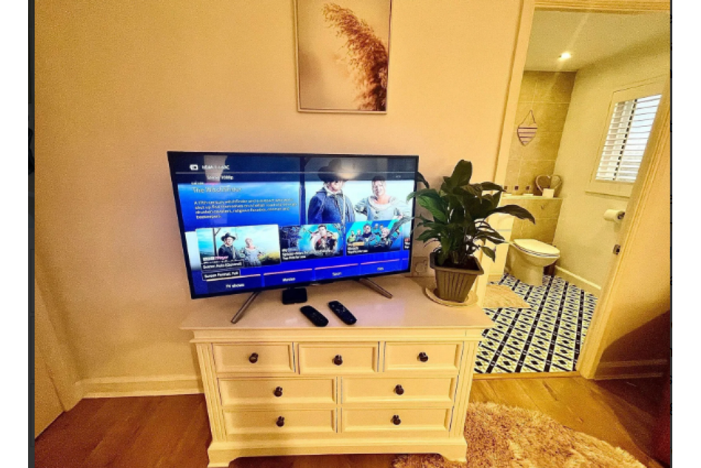 Accommodation Gloucestershire – 4-Bed Holiday Cottage for Short Lets and Extended Stays