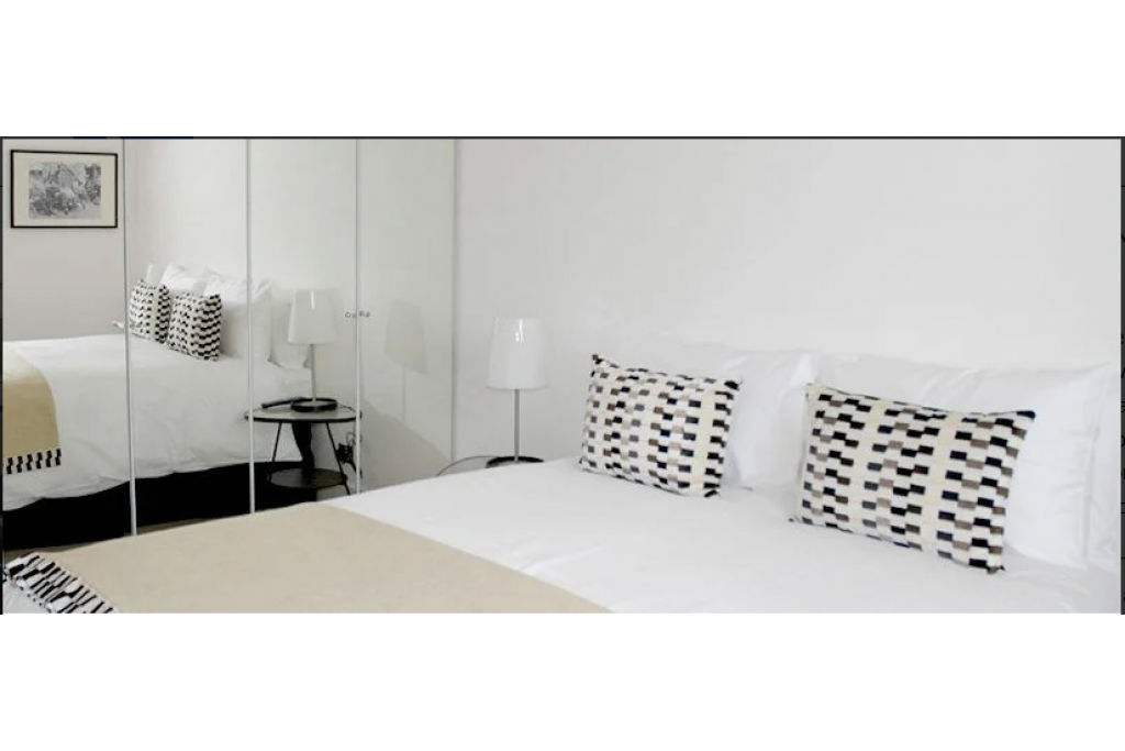 Contemporary Two-Bedroom Accommodation in the Heart of Kensington