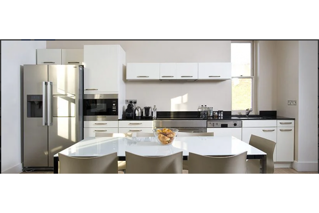 Contemporary Two-Bedroom Accommodation in the Heart of Kensington