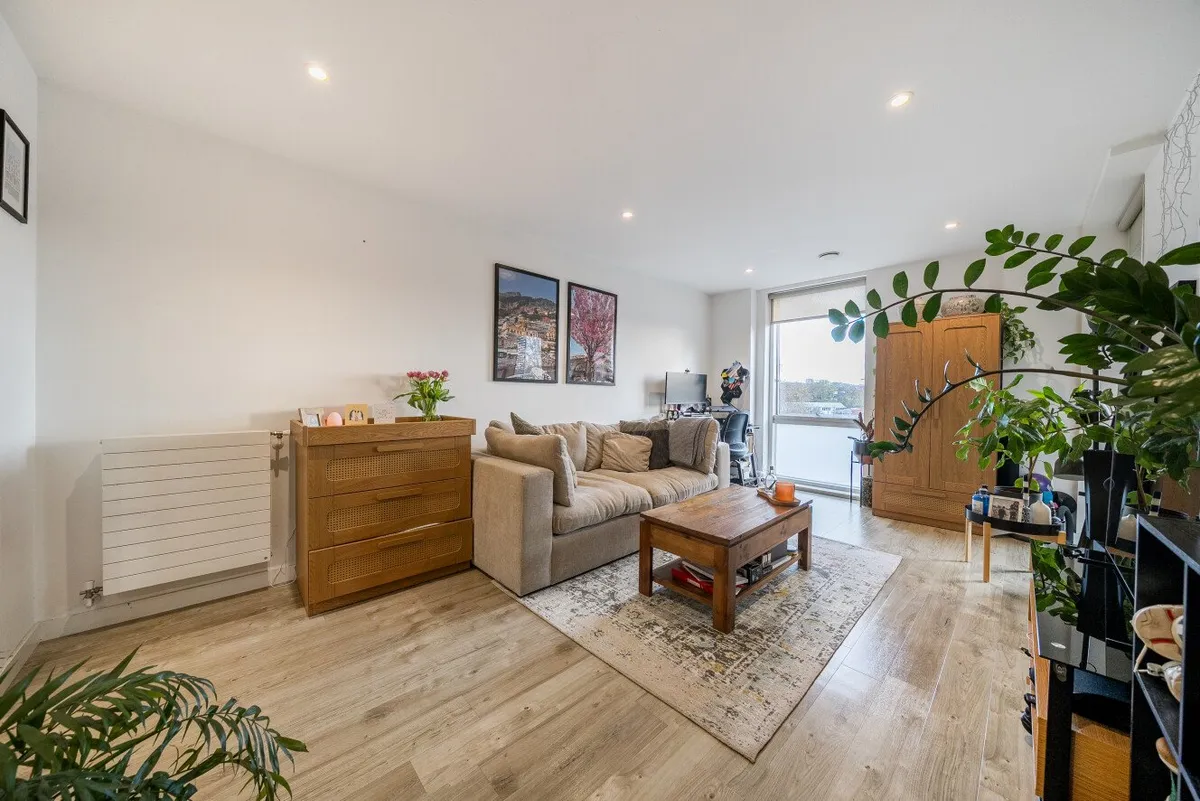 1 bed flat for sale Woods Road, Peckham, London SE15