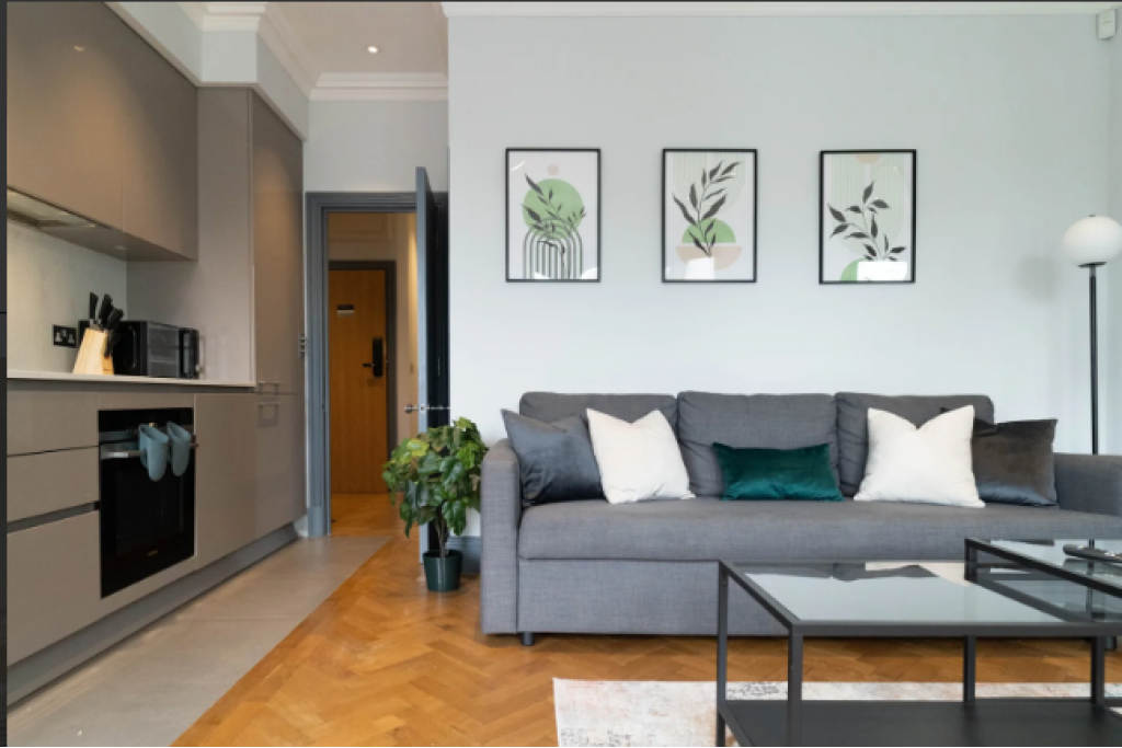 Accommodations in Barons Court – Margravine Garden London