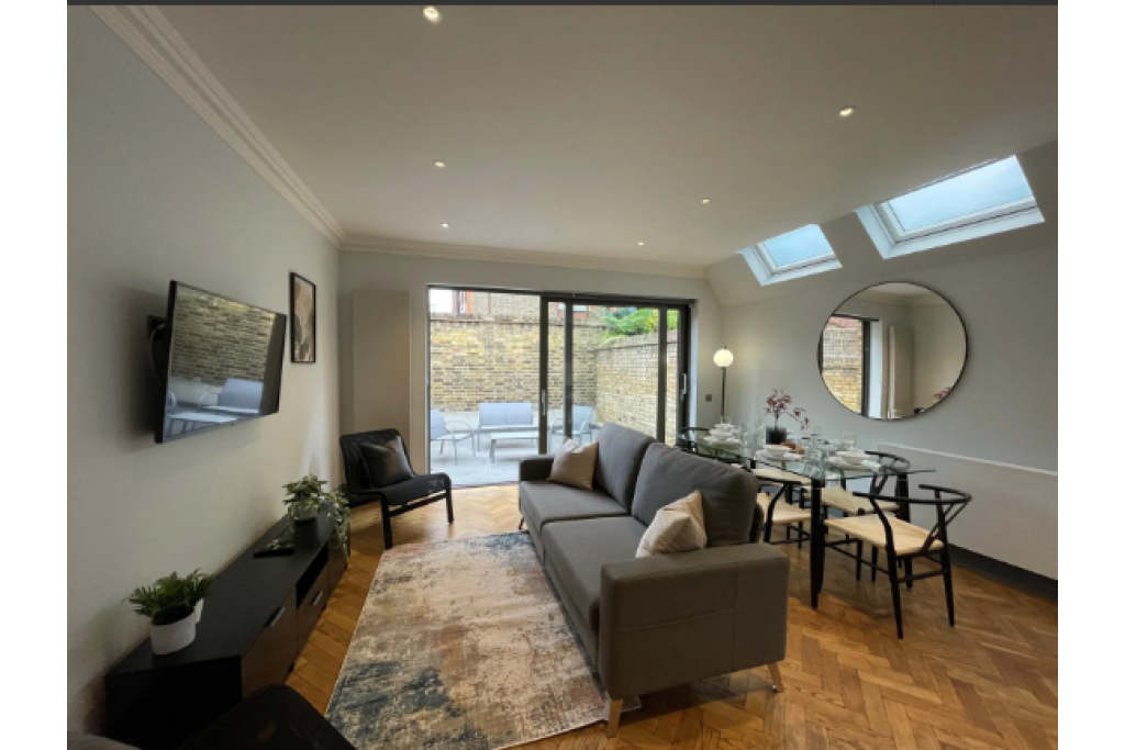 Accommodations in Barons Court – Margravine Garden London