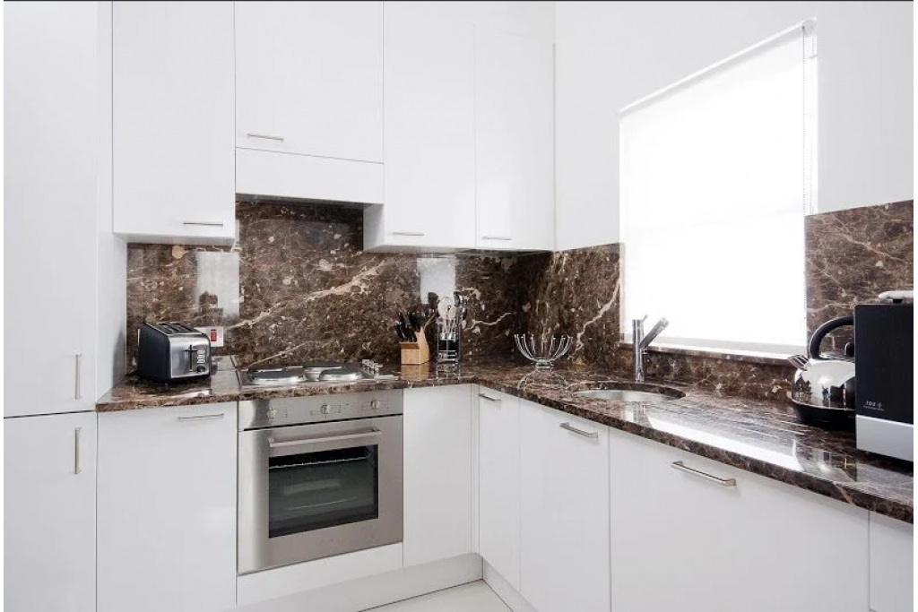 Luxury Accommodation South Kensington – 130 Queen’s Gate Apartments