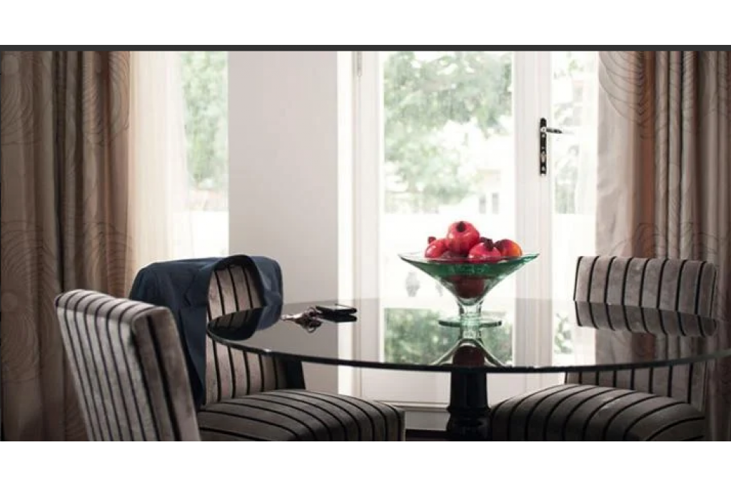 Luxury Accommodation South Kensington – 130 Queen’s Gate Apartments