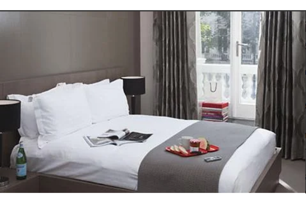 Luxury Accommodation South Kensington – 130 Queen’s Gate Apartments