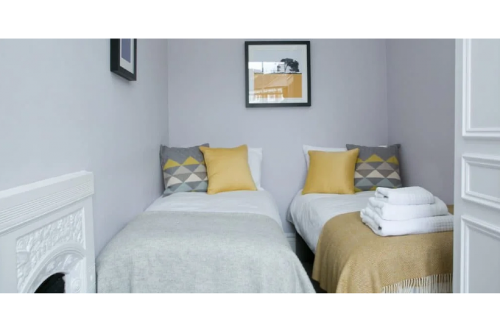Richmond Serviced Aparthotel – The Crescent Apartments, Twickenham, London