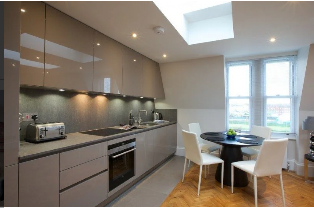 Barons Court ApartmentsLuxury 2-Bed Serviced Apartments in West Kensington, London.