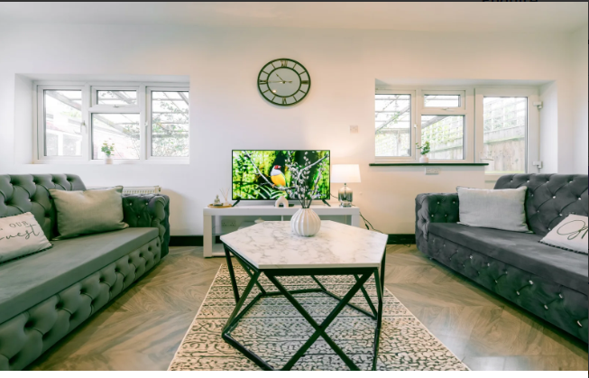 Holiday Cottages Hertfordshire – Oundle Avenue Cottage, Bushey