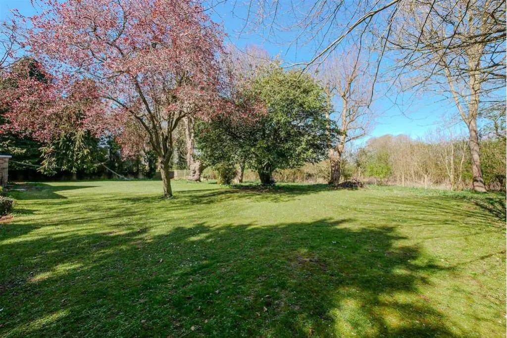 Pennies, 10 Court Drive, Shillingford, Oxfordshire, OX10 7ER