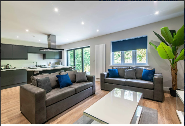 Leicester Serviced Apartments – Bagworth House 4-Bedroom Accommodation