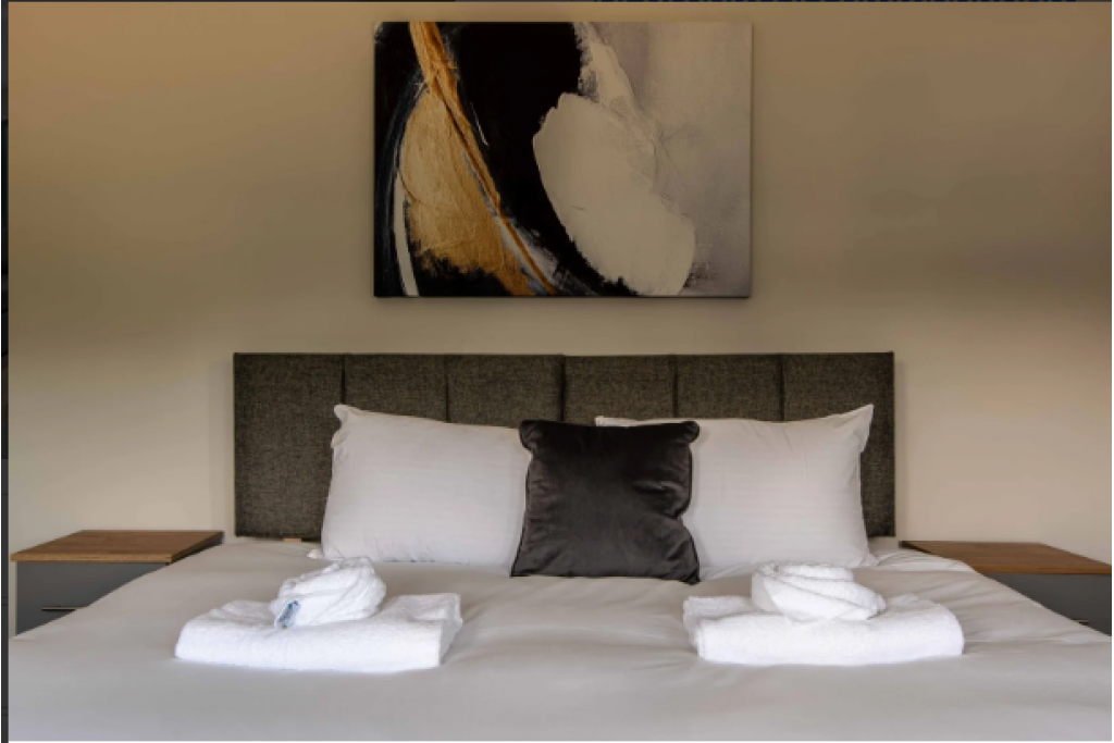 Leicester Serviced Apartments – Bagworth House 4-Bedroom Accommodation