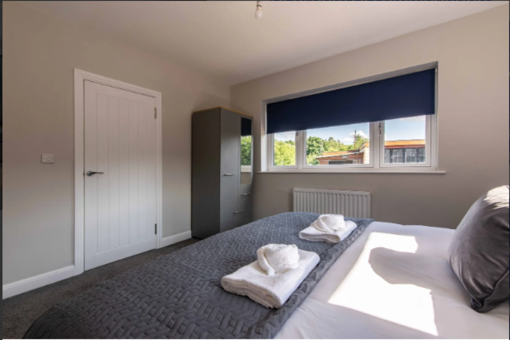 Leicester Serviced Apartments – Bagworth House 4-Bedroom Accommodation