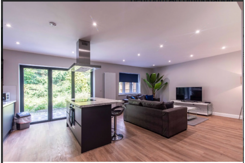 Leicester Serviced Apartments – Bagworth House 4-Bedroom Accommodation