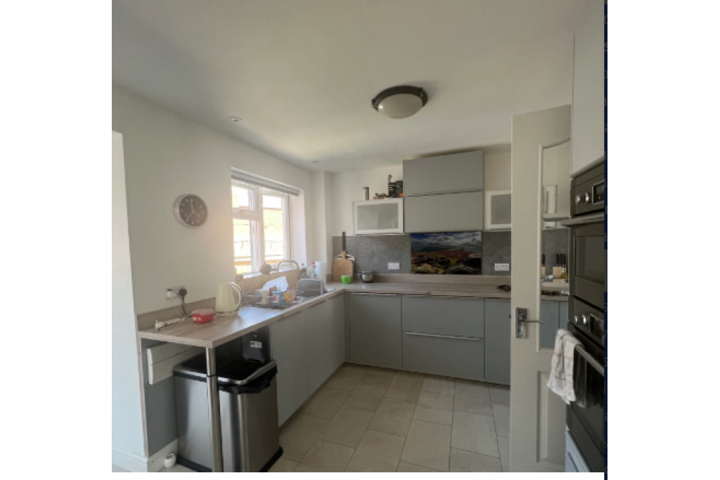 Bristol Family Accommodation with Parking and Outdoor Space