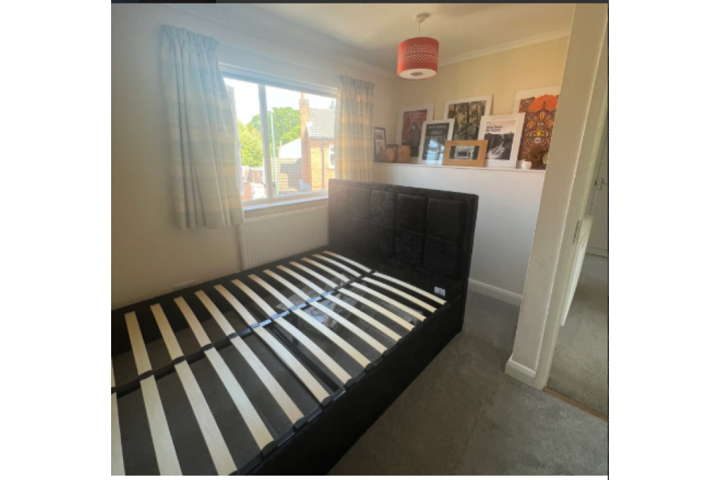 Bristol Family Accommodation with Parking and Outdoor Space