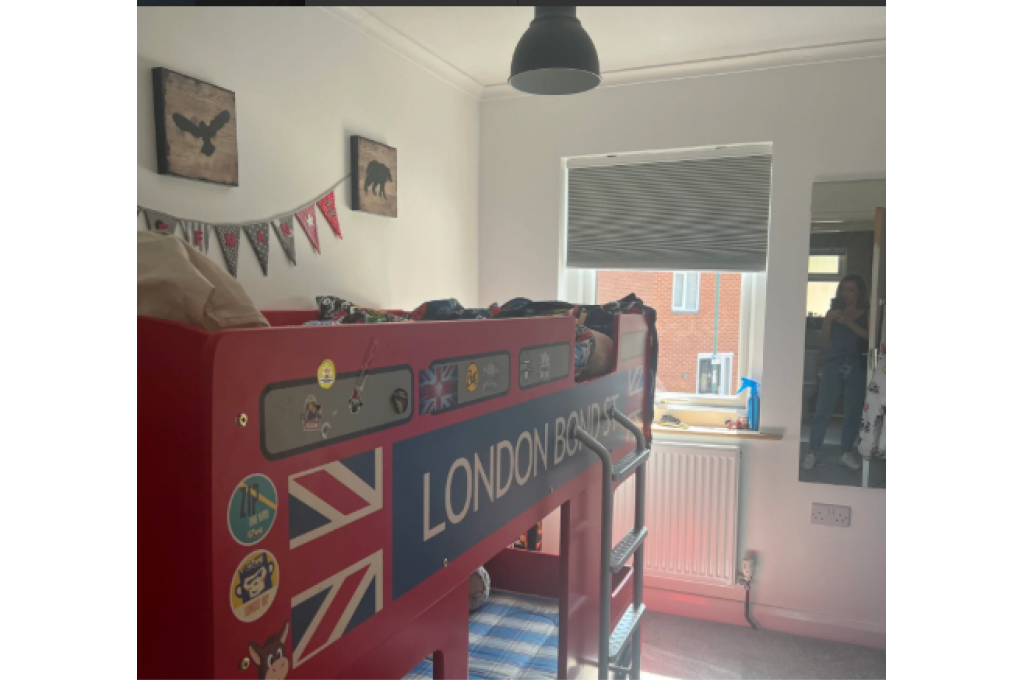 Bristol Family Accommodation with Parking and Outdoor Space