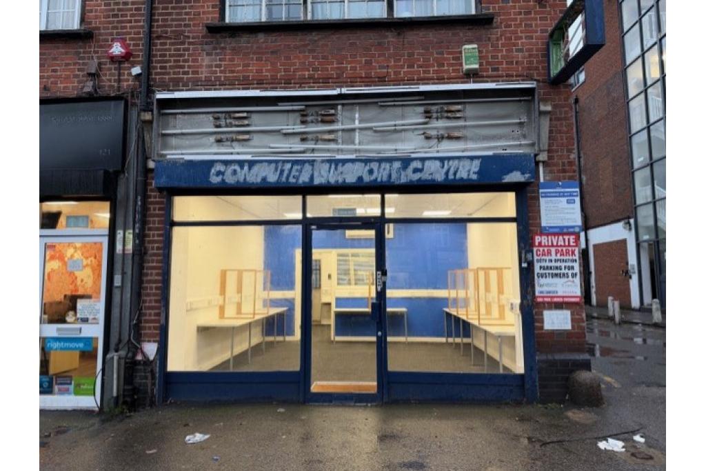 Ground Floor Lock-Up Shop to Let – 123 High Street, Edgware, HA8 7DB