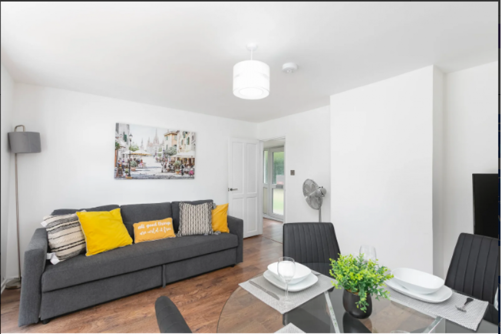 Holiday Accommodation in Stevenage – Hydean Way Cottage