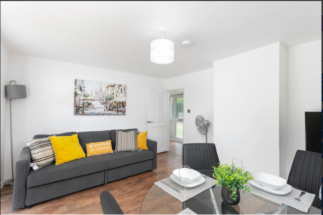 Holiday Accommodation in Stevenage – Hydean Way Cottage