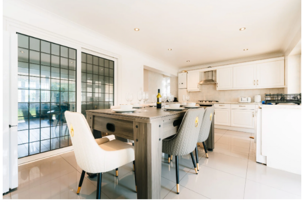 Heathrow Airport Accommodation – Orchard Avenue Apartment