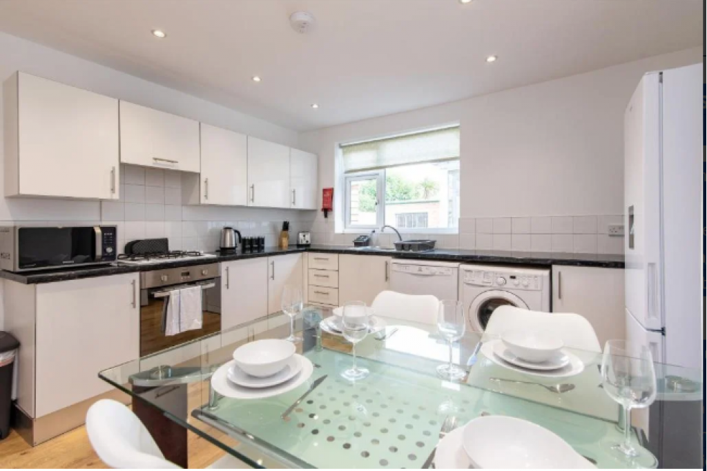 Modern 3-Bedroom Short Lets in Nottingham – Ideal for Families and Professionals