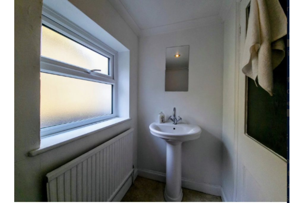 Brighton Holiday Cottages – Round Hill 4-Bed Apartment for 8 Guests