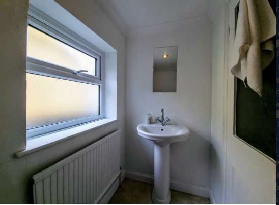 Brighton Holiday Cottages – Round Hill 4-Bed Apartment for 8 Guests