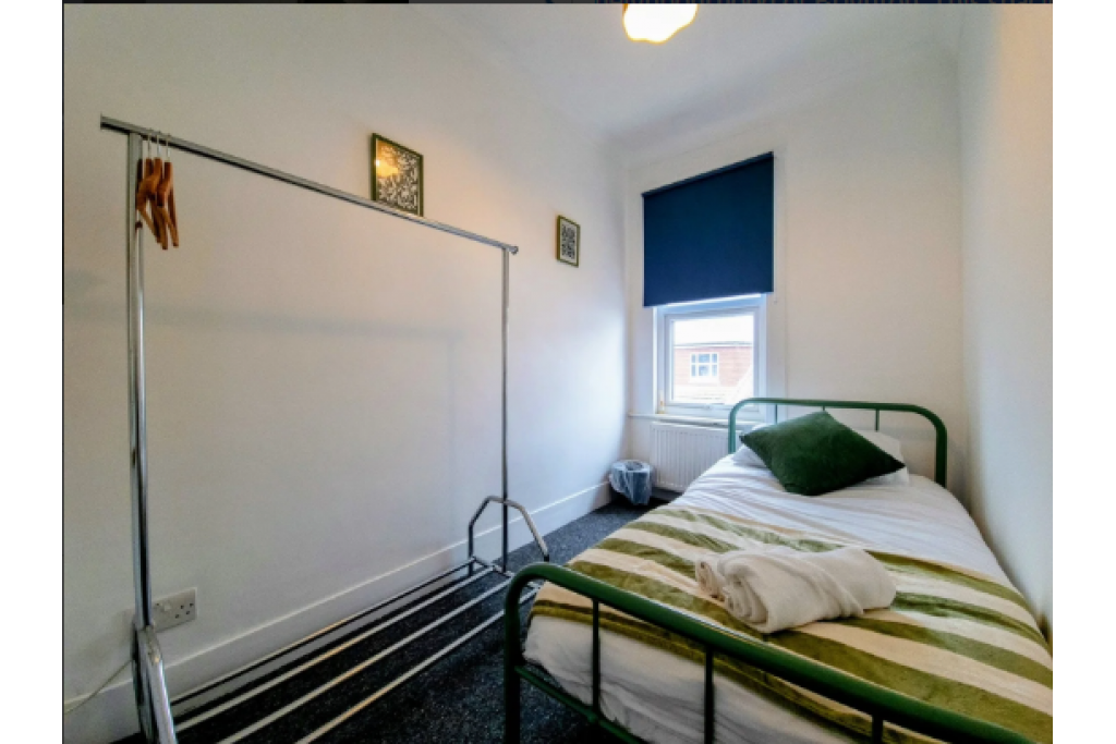 Brighton Holiday Cottages – Round Hill 4-Bed Apartment for 8 Guests