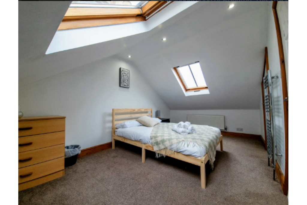 Brighton Holiday Cottages – Round Hill 4-Bed Apartment for 8 Guests