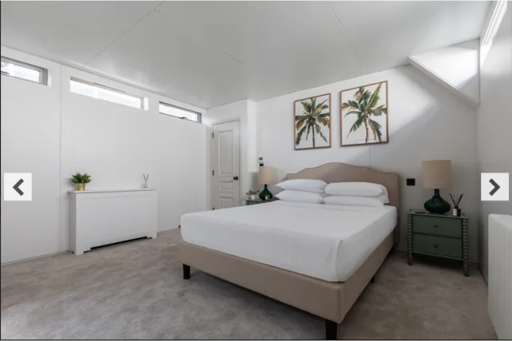 Cheyne Walk Houseboat – Chelsea