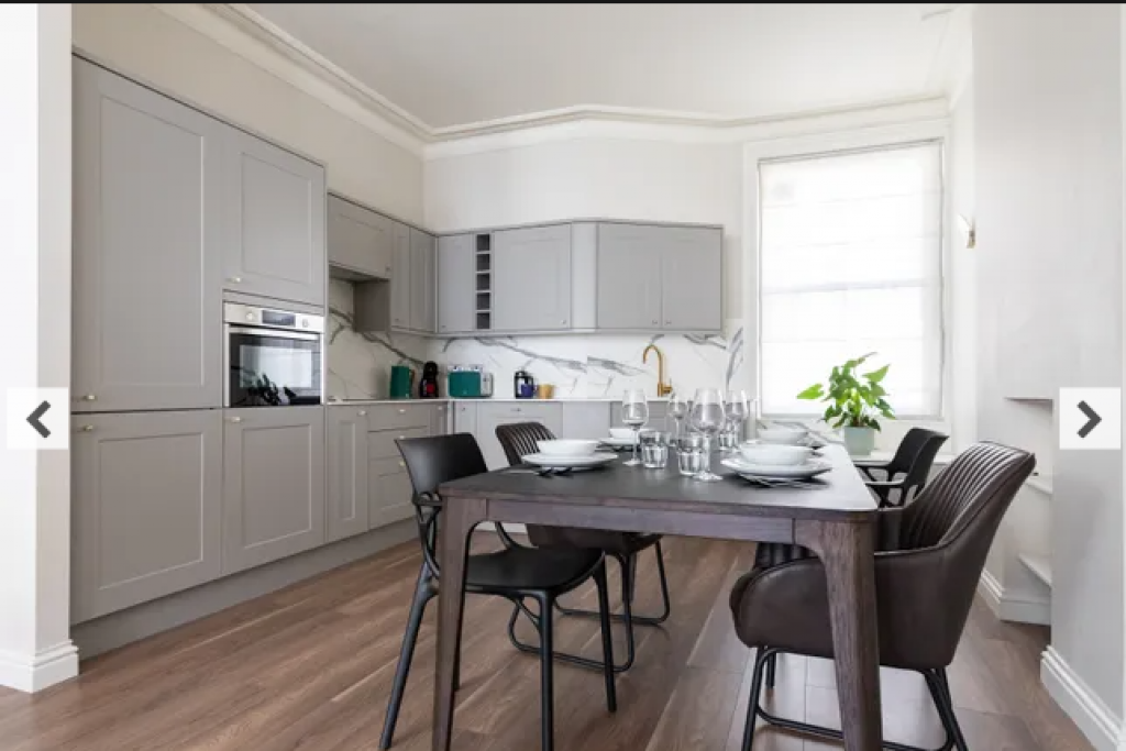 Abingdon Road IV – Kensington – Bright 2-Bedroom Apartment