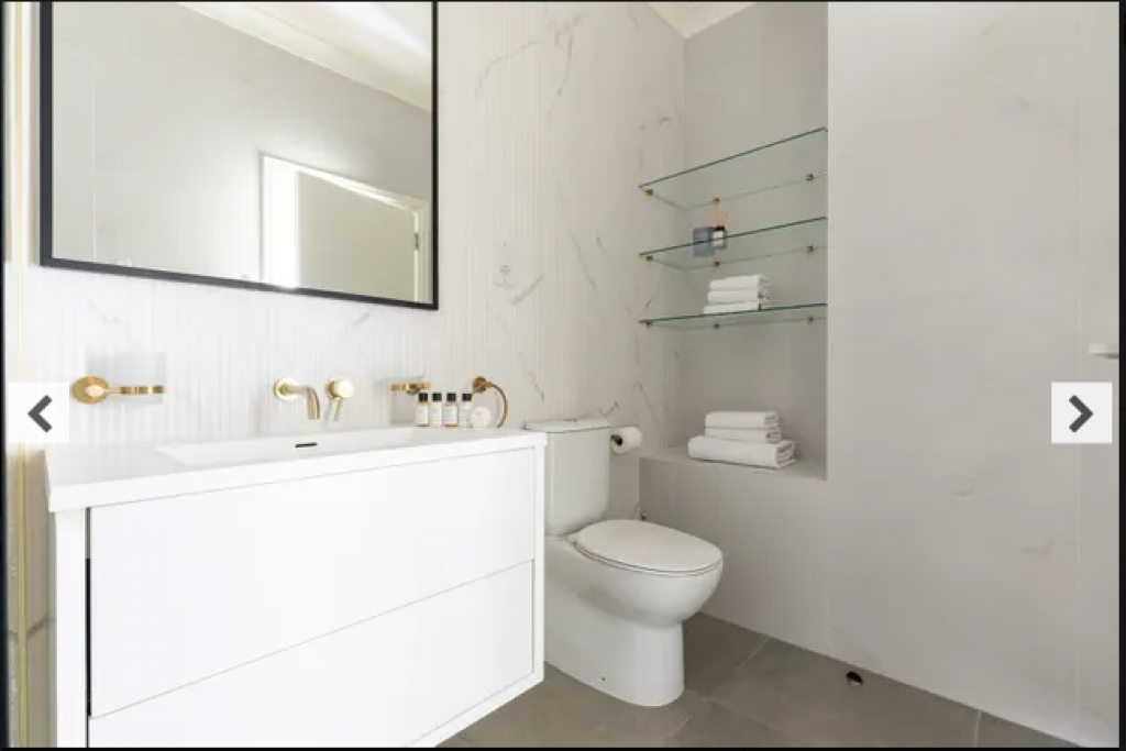 Abingdon Road IV – Kensington – Bright 2-Bedroom Apartment