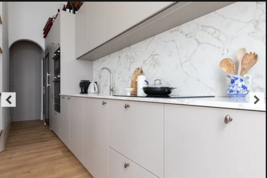 Spring Gardens – Covent Garden – Bright and Modern 2-Bedroom Apartment