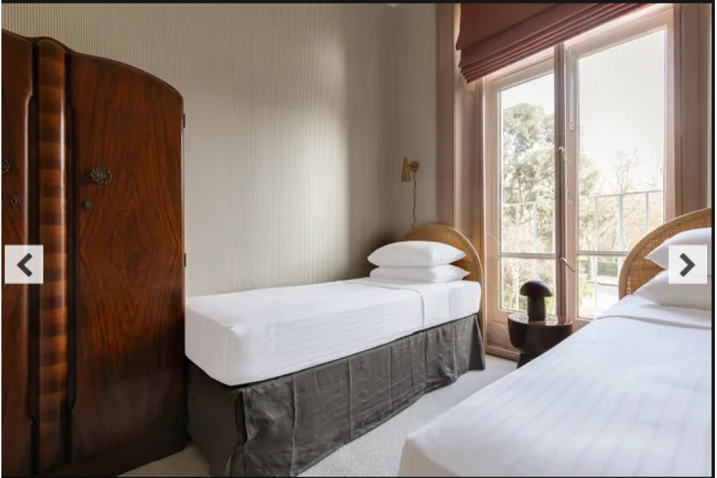 Ladbroke Grove XV – Notting Hill – Elegant 2-Bedroom Apartment with Juliet Balcony