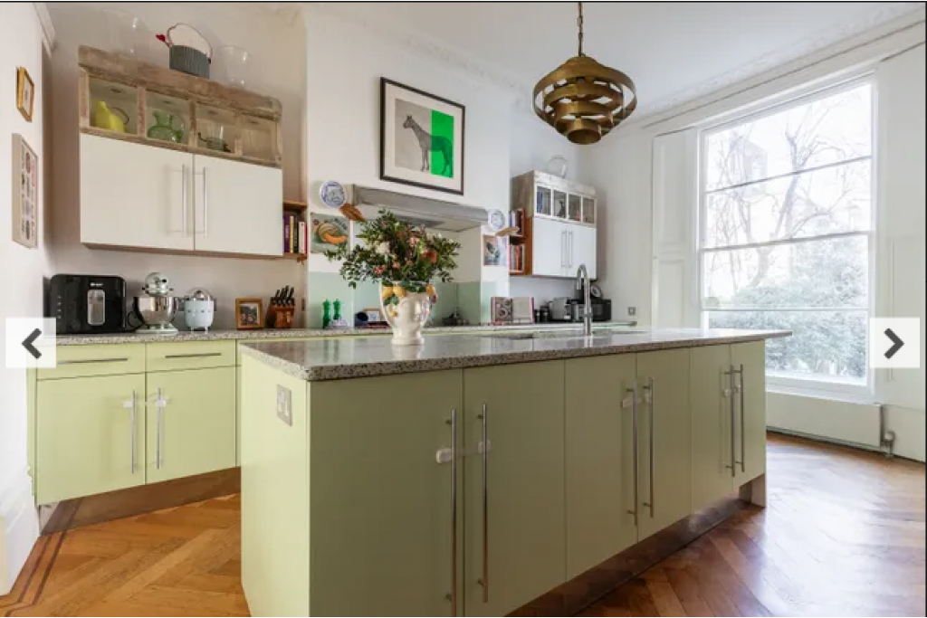 Milborne Grove – Chelsea – Colourful 4-Bedroom Townhouse with Charming Garden