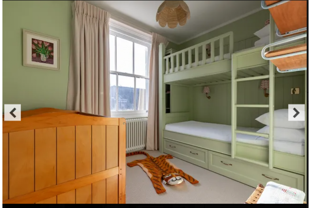 Milborne Grove – Chelsea – Colourful 4-Bedroom Townhouse with Charming Garden