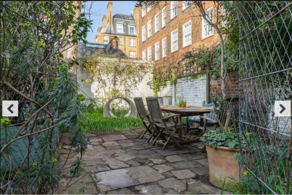 Milborne Grove – Chelsea – Colourful 4-Bedroom Townhouse with Charming Garden