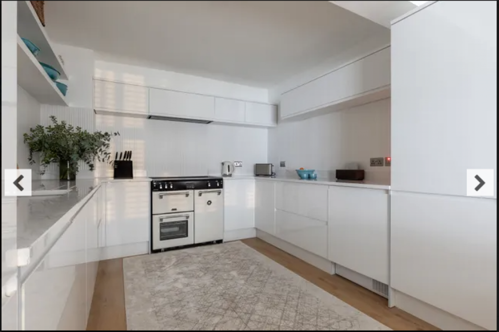 Canning Place Mews – Kensington – Charming 3-Bedroom Mews Home with Modern Comforts