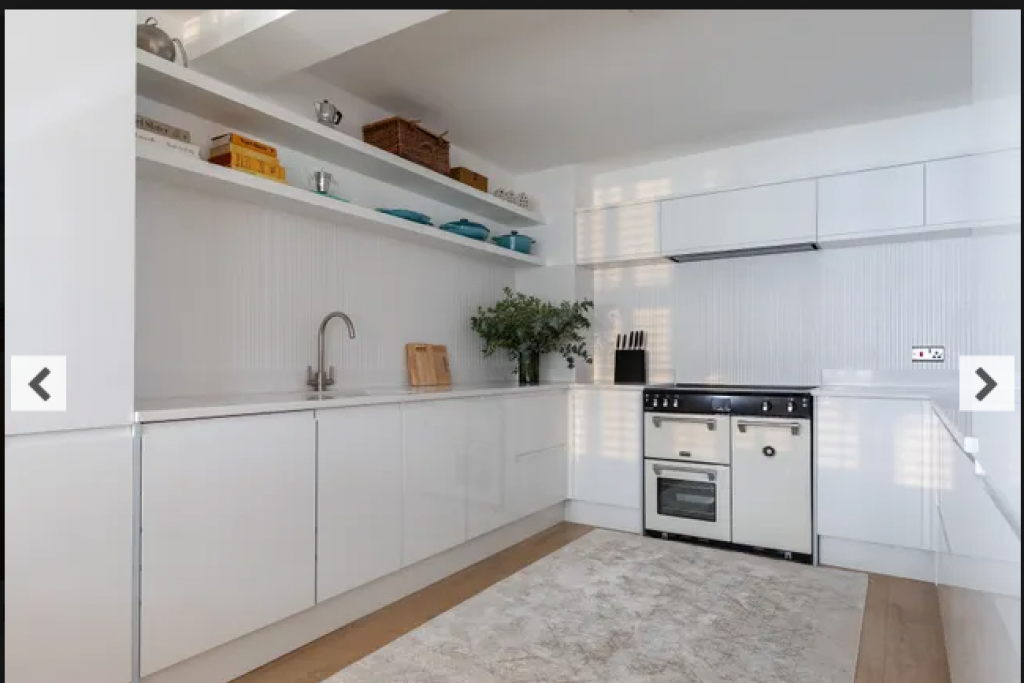 Canning Place Mews – Kensington – Charming 3-Bedroom Mews Home with Modern Comforts